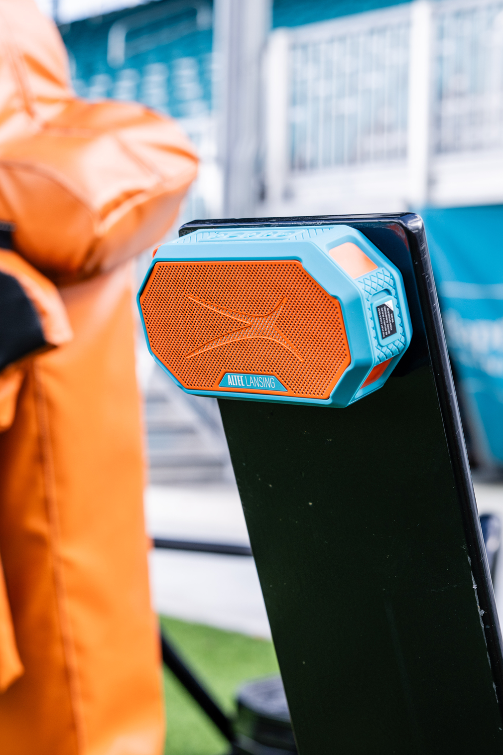 <h2>THE HEAT IS ON</h2>