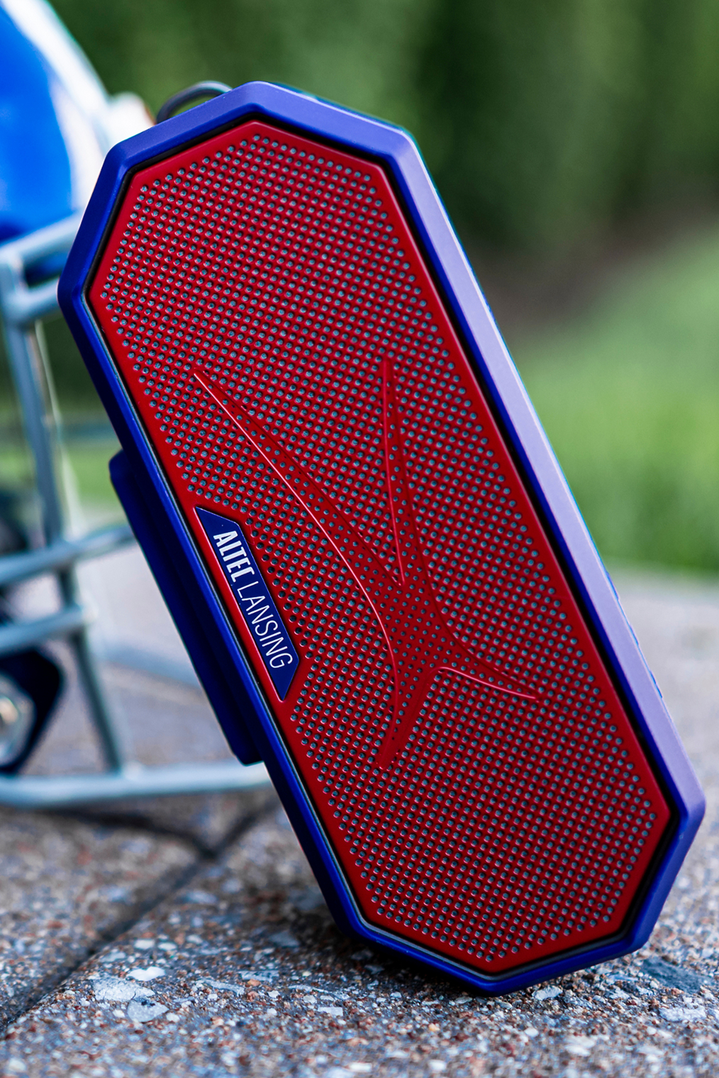 <h2>KICK OFF THE VIBES</h2>