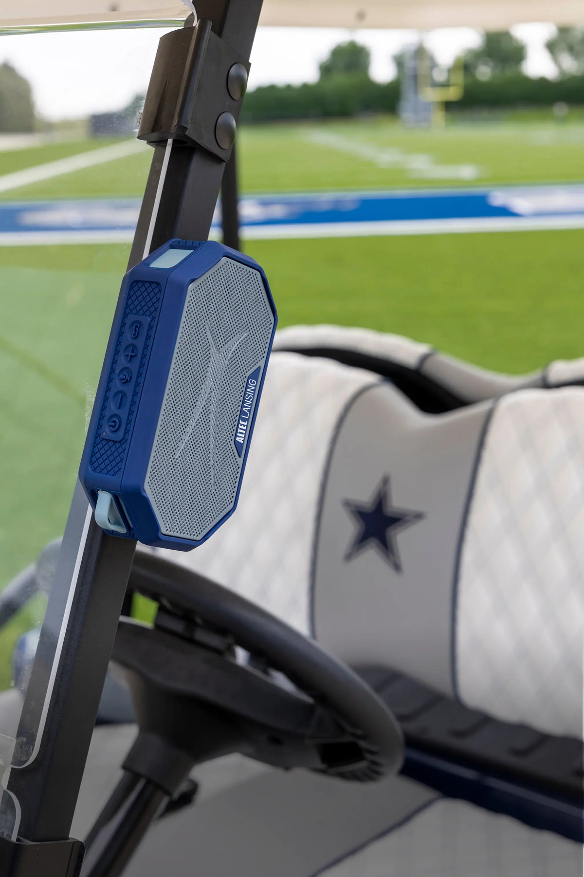 <h2>KICK OFF <br/>THE VIBES</h2>