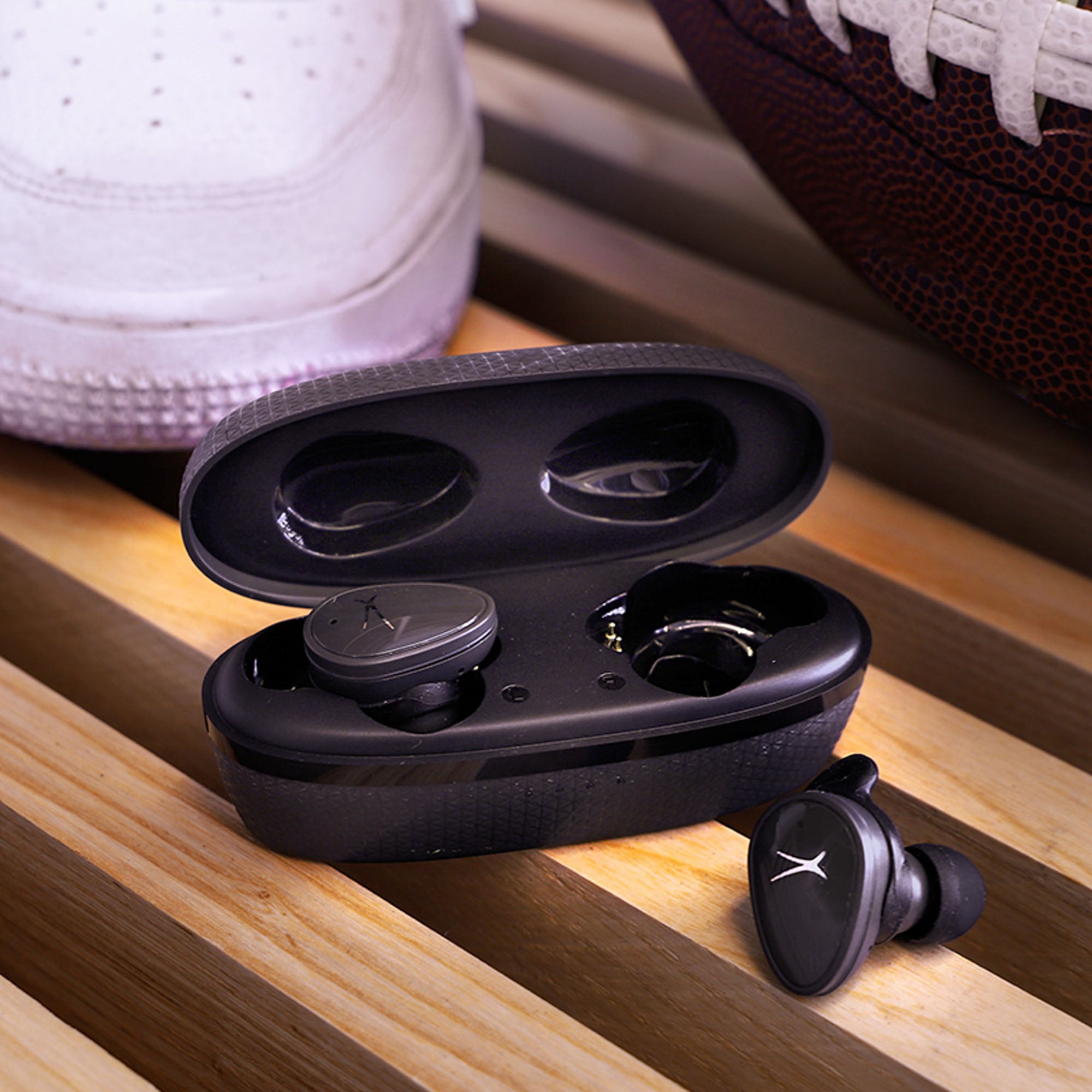IIMG_0000s_0123_MZX5200_lifestyle Altec Lansing NanoBuds Sport Headphones